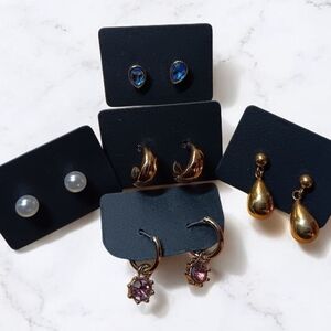 Set of 5 sparkly post earrings